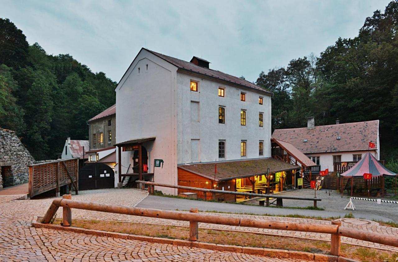Housuv Mlyn Hotel Tábor Kültér fotó